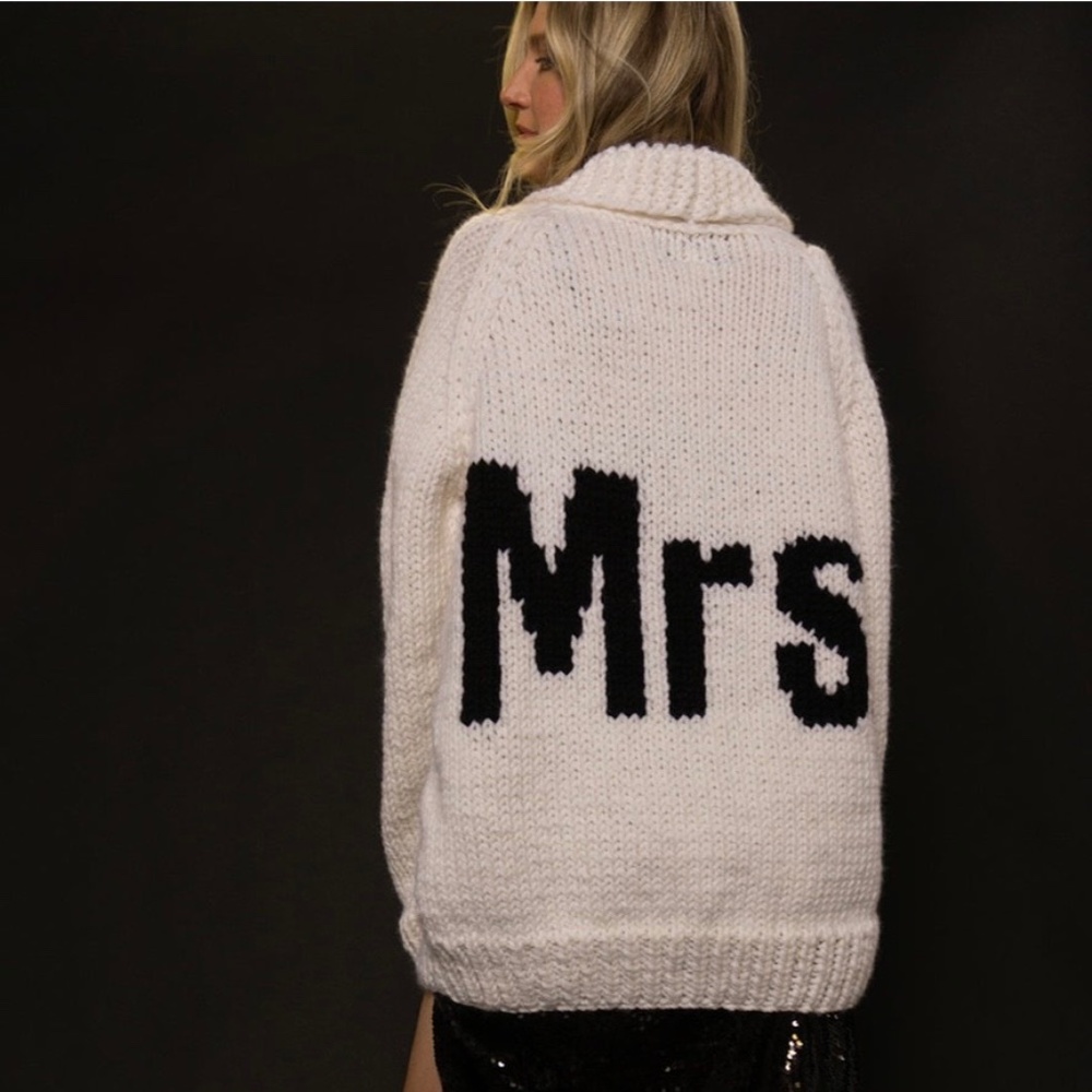 GOGO Mrs. Sweater